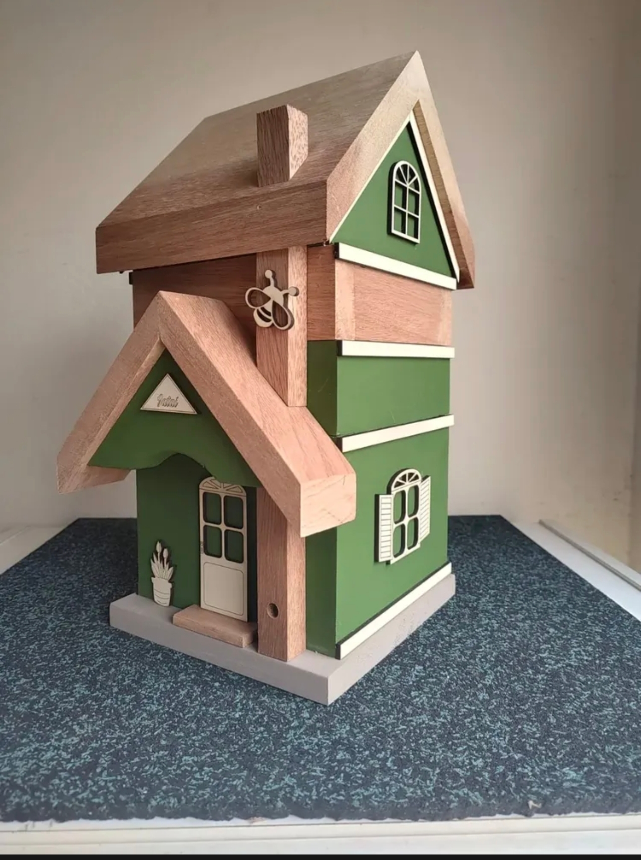 Casinha Verde Modelo Chalé Toda em Cedrinho.